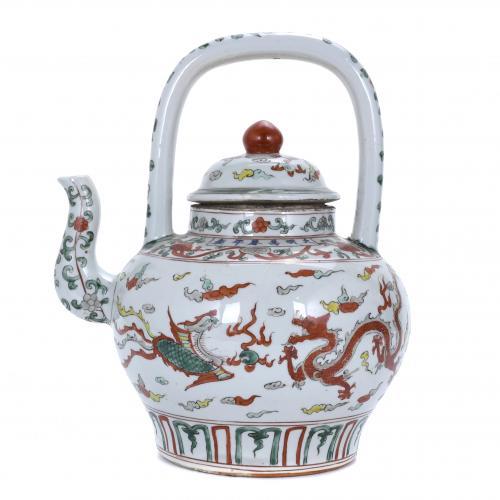 CHINESE WUCAI TEAPOT, 20TH CENTURY.