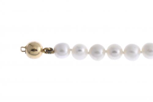 PEARLS BRACELET.