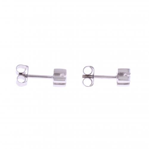 DIAMONDS STUD EARRINGS.
