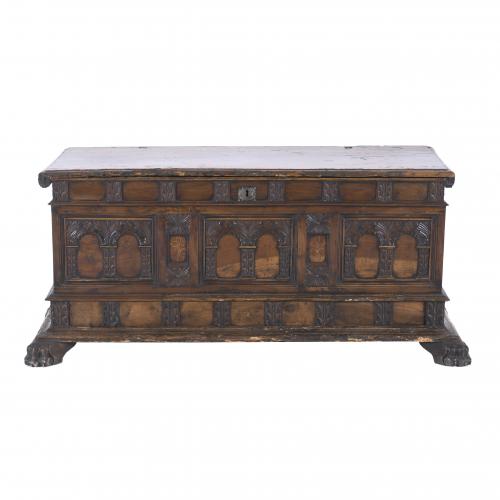 CATALAN HOPE CHEST, 18TH CENTURY.