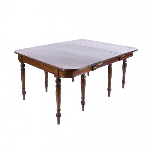 ENGLISH EXTENDABLE DINING TABLE, EARLY 20TH CENTURY.