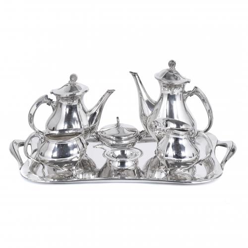 SPANISH SILVER TEA AND COFFEE SET, 20TH CENTURY.