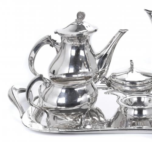 JUEGO DE TÉ Y CAFÉ ESPAÑOL EN PLATA, SIGLO XX. 