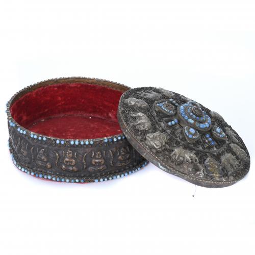 TIBETAN JEWELLERY BOX, 19TH CENTURY. 