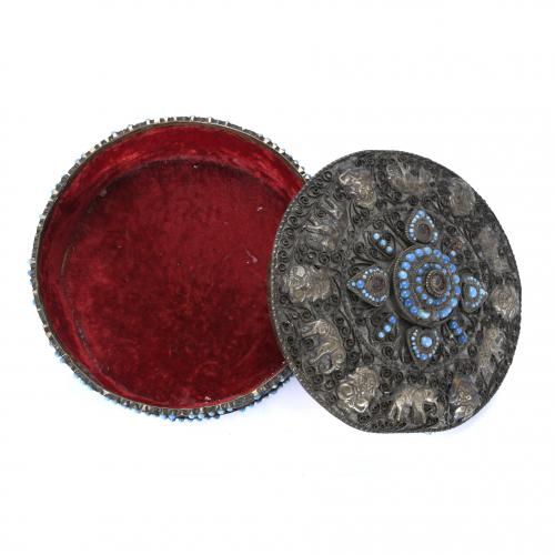 TIBETAN JEWELLERY BOX, 19TH CENTURY. 