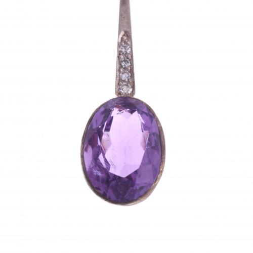 PENDANT WITH AMETHYST.