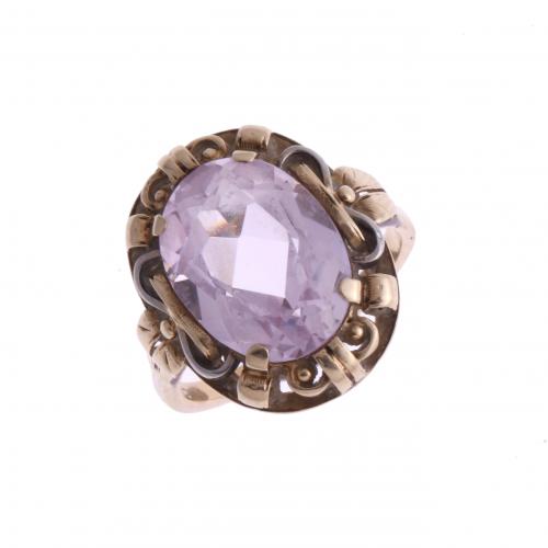 RING WITH AMETHYST, EARLY 20TH CENTURY.