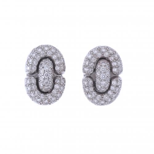 PENDIENTES CON PAVÉ DE DIAMANTES.