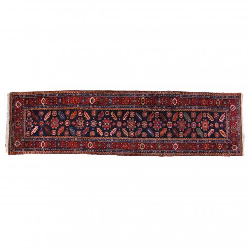 IRANIAN CORRIDOR CARPET, 20TH CENTURY.