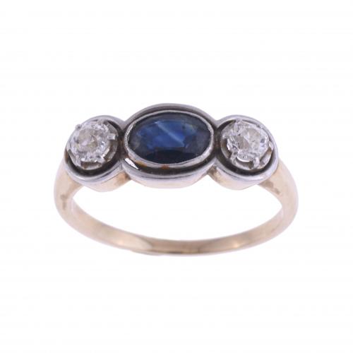 DIAMONDS AND SAPPHIRE TRIPLET RING.