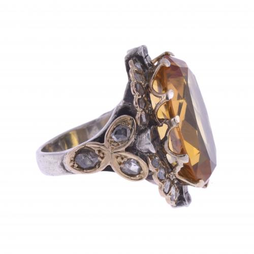 LARGE RING WITH CITRINE.