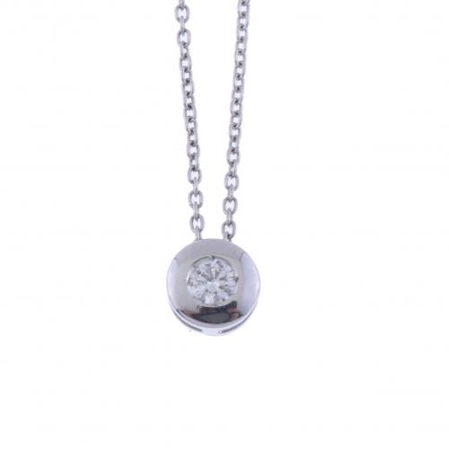 COLGANTE SOLITARIO CON DIAMANTE.