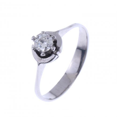 DIAMONDS SOLITAIRE RING.