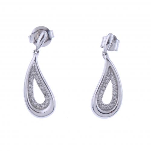 PENDIENTES LARGOS CON PAVÉ DE DIAMANTES.