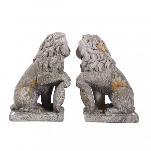 PAREJA DE FIGURAS DE JARDÍN EN FORMA DE LEÓN, SIGLO XX. 