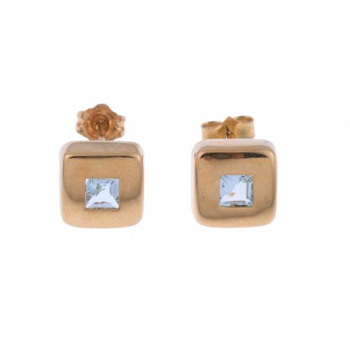 SQUARE EARRINGS WITH TOPAZES.