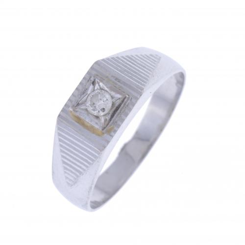 SOLITAIRE SIGNET RING WITH DIAMOND.