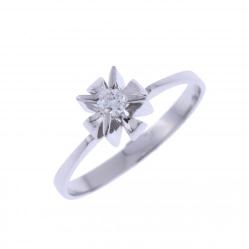 DIAMOND SOLITAIRE RING.