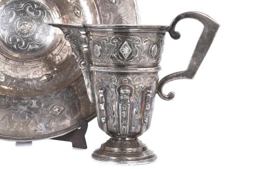 CIRCLE OF GARCÍA DE SAHAGÚN (1551-1617). SILVER SPOUTED PIT