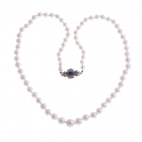 PEARLS NECKLACE.