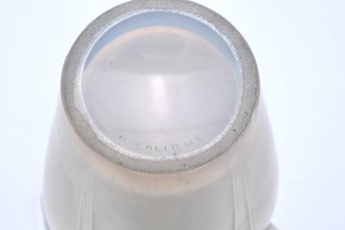 RENÉ LALIQUE (1860-1945)  VASE, EARLY 20TH CENTURY.