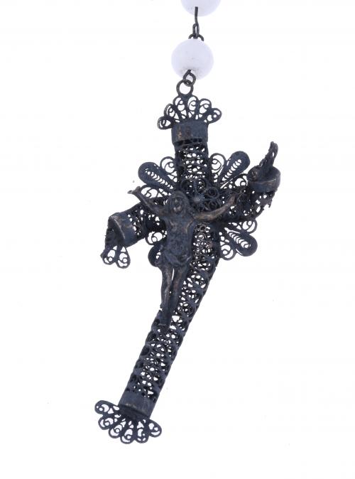 FOUR ROSARIES IN ROCK CRYSTAL, CERAMIC AND GLASS, WITH SILV