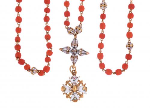 ROSARY WITH THE MALTA CROSS PROBABLY ITALIAN, 18TH CENTURY.