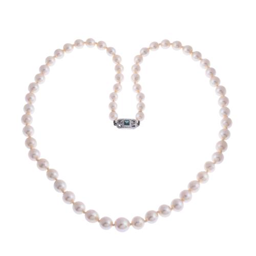 PEARLS NECKLACE.