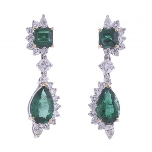 EMERALDS AND DIAMONDS LONG EARRINGS.