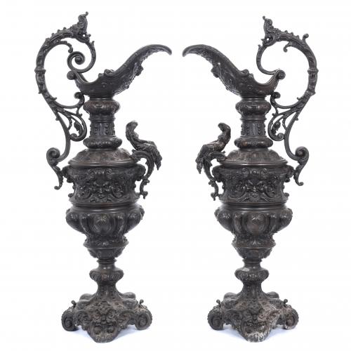 PAIR OF DECORATIVE JUGS AFTER HISTORICIST MODELS, 20TH CENTURY.
