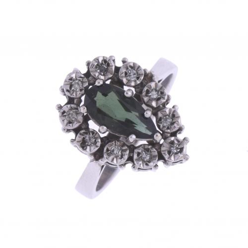 RING WITH GREEN TOURMALINE AND DIAMONDS, EARLY 20TH CENTURY.