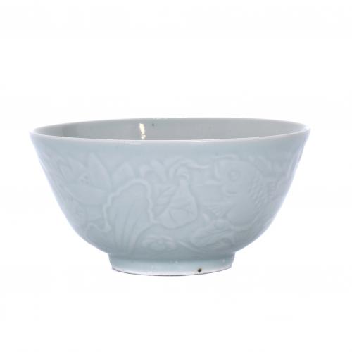 20TH CENTURY CHINESE SCHOOL. CELADON PORCELAIN BOWL.