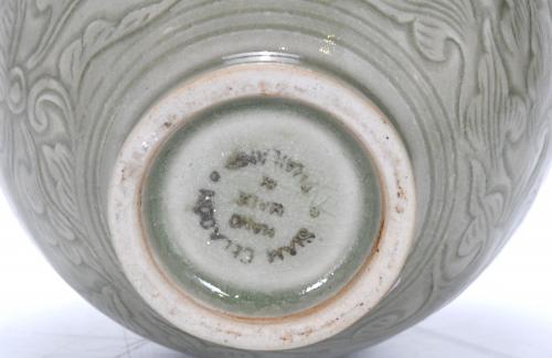LATE 20TH CENTURY CHINESE SCHOOL. CELADON PORCELAIN VASE.