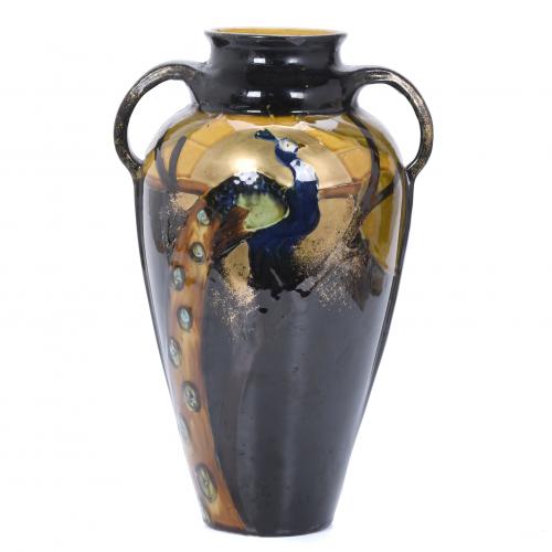 THOMAS FORESTER & SONS. ENGLISH ARTS AND CRAFTS VASE, 1900-1920.
