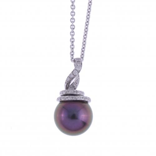 PENDANT WITH PEARL AND DIAMONDS.