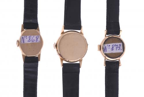 THREE WOMEN&#39;S WRISTWATCHES, 1940&#39;S.