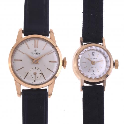 TWO WOMEN'S WRISTWATCHES.