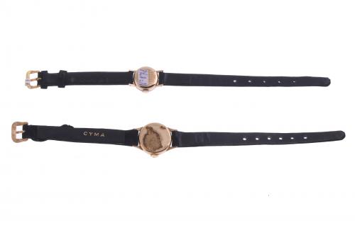 TWO WOMEN&#39;S WRISTWATCHES.