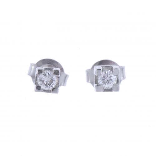 DIAMONDS STUD EARRINGS.