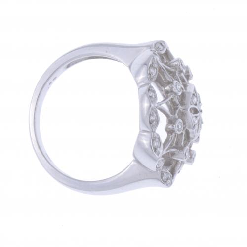 DIAMONDS RING.