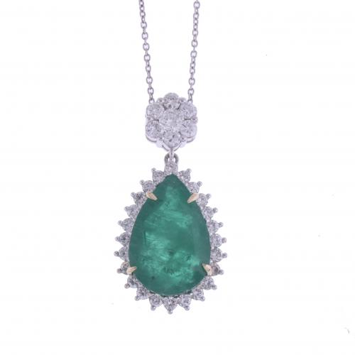 EMERALD AND DIAMONDS ROSETTE PENDANT.
