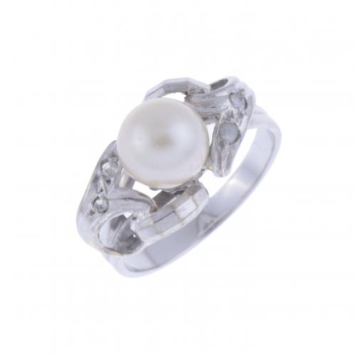 OLD RING WITH A PEARL.