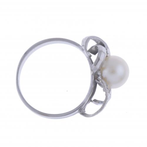 OLD RING WITH A PEARL.