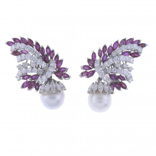 PENDIENTES LARGOS ESTILO AÑOS 50 CON DIAMANTES Y RUBÍES.