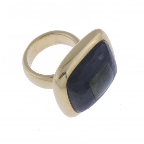 LARGE RING WITH ONYX AND PERIDOT.