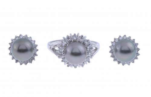 CONJUNTO DE SORTIJA, PENDIENTES Y COLGANTE CON PERLA TAHITÍ