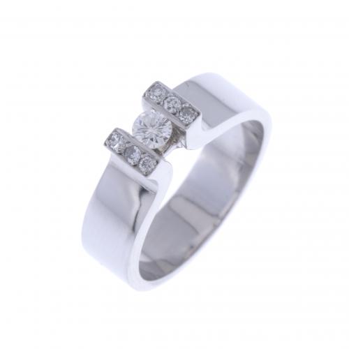 DIAMOND SOLITAIRE RING.