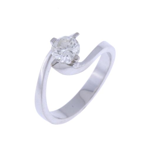 DIAMOND SOLITAIRE RING.