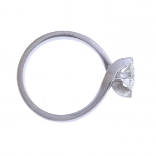 DIAMOND SOLITAIRE RING.