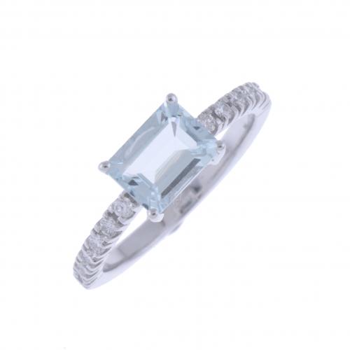 ART DECO RING WITH AQUAMARINE AND DIAMONDS.